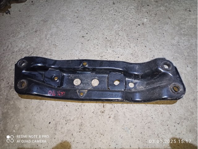 Кронштейн КПП 113101CB0A NISSAN