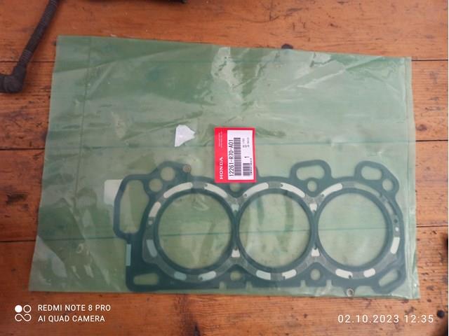 Прокладка головки блока циліндрів (ГБЦ), права 12261R70A01 HONDA