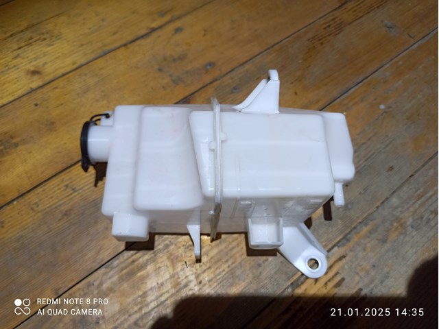 Водяний бачок системи охолодження 1647025050 TOYOTA
