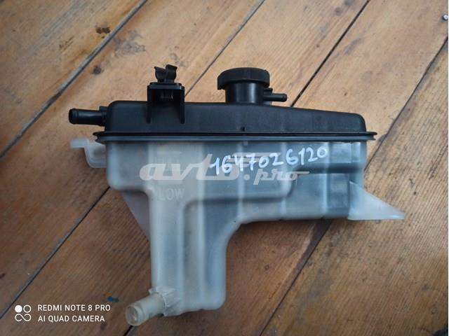 Бачок для води 1647026120 TOYOTA