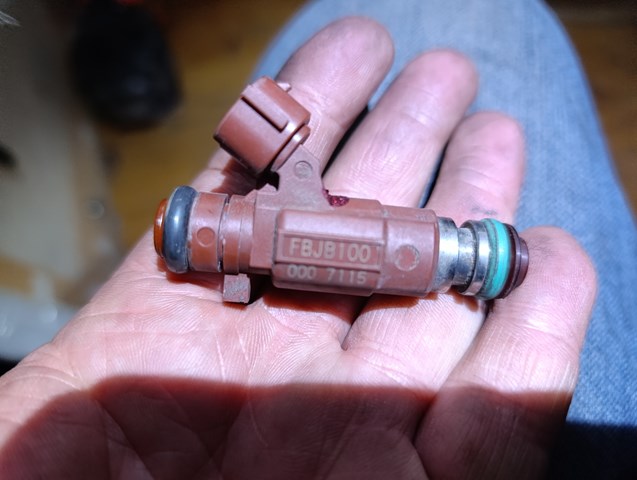 Форсунки електромагнітні 166005L300 NISSAN