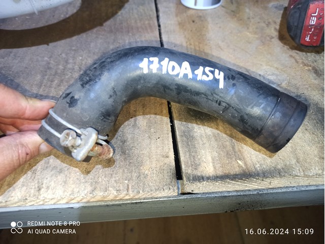 Патрубок бака, до заливної горловини 1710A154 MITSUBISHI
