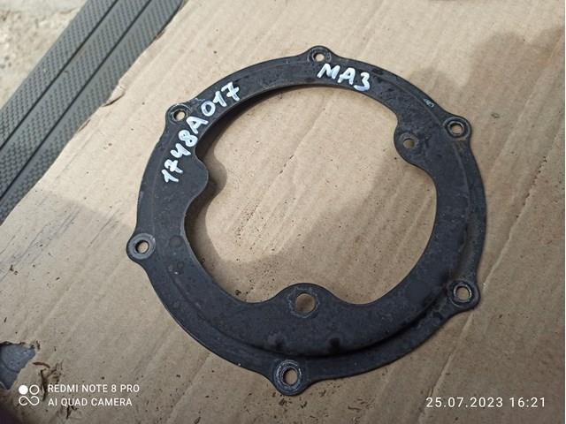 Фланець кріплення паливного насоса в баку 1748A017 MITSUBISHI