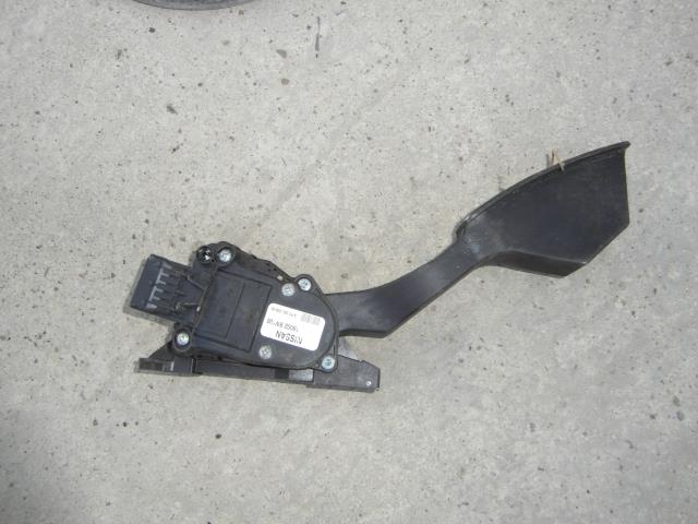 Педаль акселератора 180029W100 NISSAN