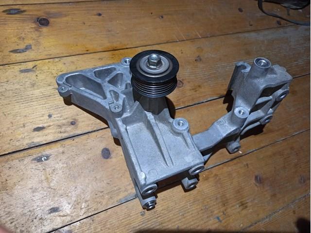 Кріплення генератора 1801A100 MITSUBISHI