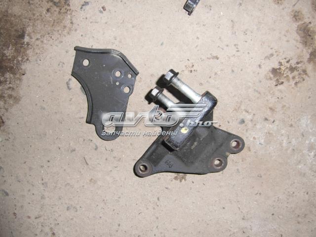 Кронштейн подушки (опори) двигуна, правої 216702B000 HYUNDAI