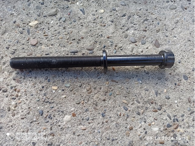 Болт кріплення головки блоку циліндрів 223212F000 HYUNDAI