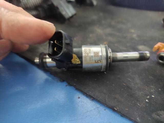Форсунка вприску палива 2325024010 TOYOTA