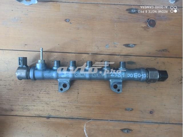Рампа форсунок системи упорскування палива 238100E010 TOYOTA