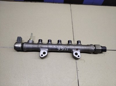 Рампа форсунок системи упорскування палива 238100E011 TOYOTA
