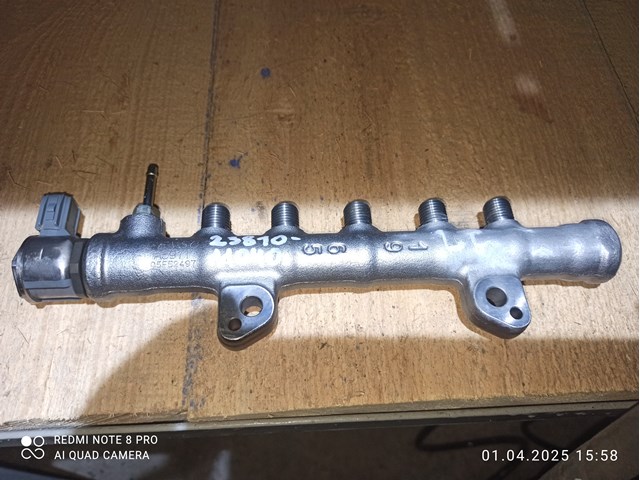 Рампа форсунок системи упорскування палива 238100E020 TOYOTA