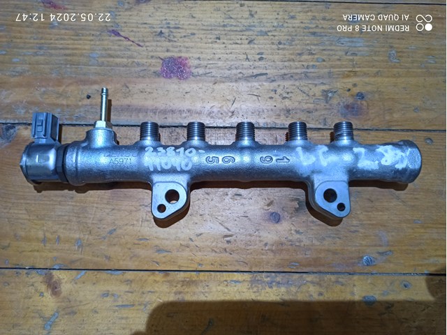 Розподільник палива 2381011040 TOYOTA