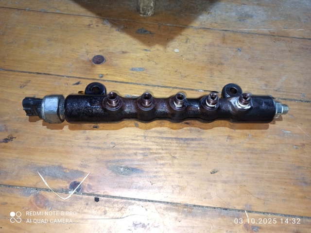 Паливна рампа 2381051021 TOYOTA