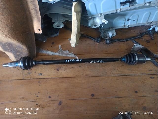 Піввісь задня, ліва 3715A399 MITSUBISHI