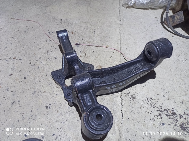 Цапфа права 4230406100 TOYOTA