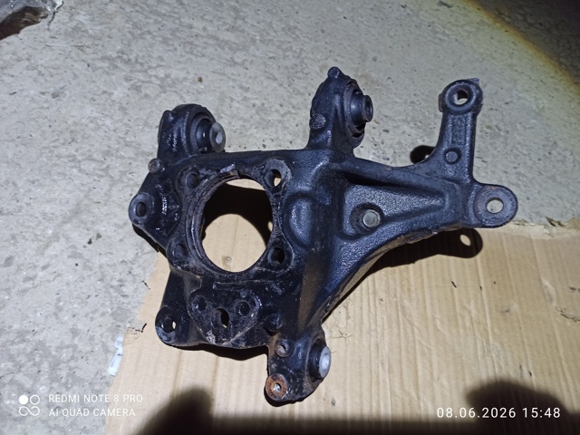Цапфа поворотна права 4230433050 TOYOTA