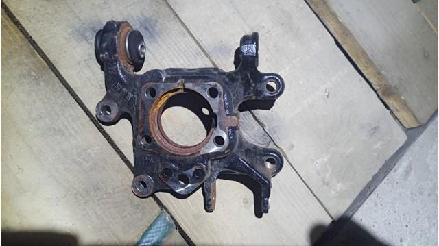 Кулак поворотний лівий 4230542020 TOYOTA