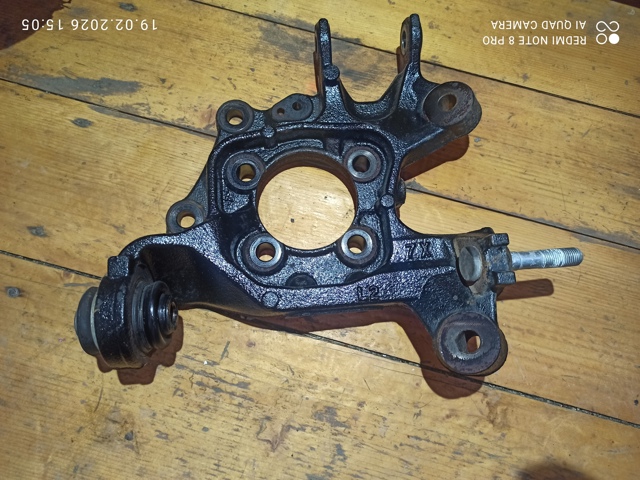 Цапфа поворотного кулака 4230548070 TOYOTA