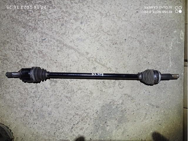 Привід задній 4233042060 TOYOTA