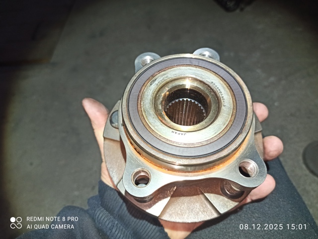 Підшипник в зборі з маточиною передній 4355028030 TOYOTA