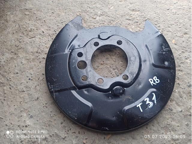 Захист гальмівного диска заднього, правий 440208J010 NISSAN