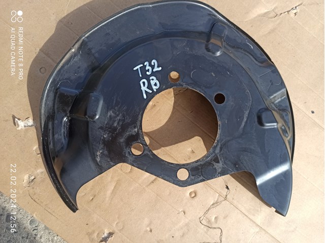 Захист гальмівного диска заднього, правого 441514BR0A NISSAN