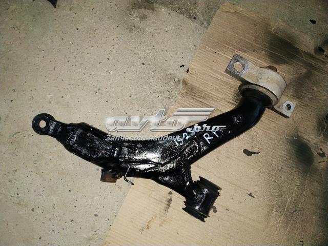 Правий важіль передній нижній підвіски 4862053020 TOYOTA