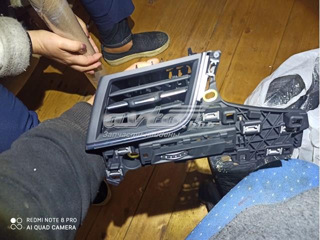 Решітка вентиляції салону на "торпедо", ліва 4M1820901N6PS VAG