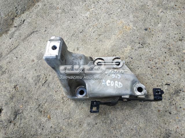 Кронштейн подушки (опори) двигуна, задньої 50610TA1A00 HONDA