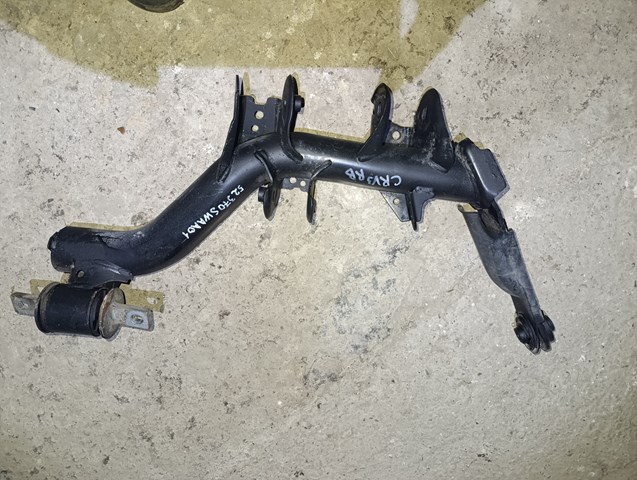Балансир задній нижній, правий 52370SWAA01 HONDA