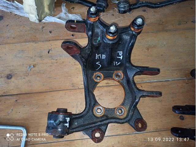 Цапфа поворотна права 52720D3000 HYUNDAI
