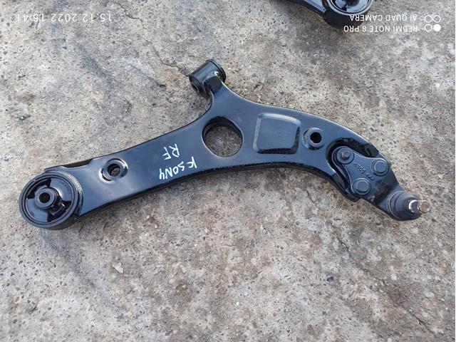 Правий важіль передній нижній підвіски 545014C000 HYUNDAI