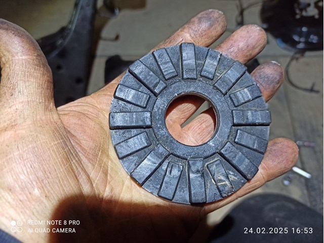 Шайба болта кріплення заднього нижнього важеля, внутрішня 55044JG01A NISSAN