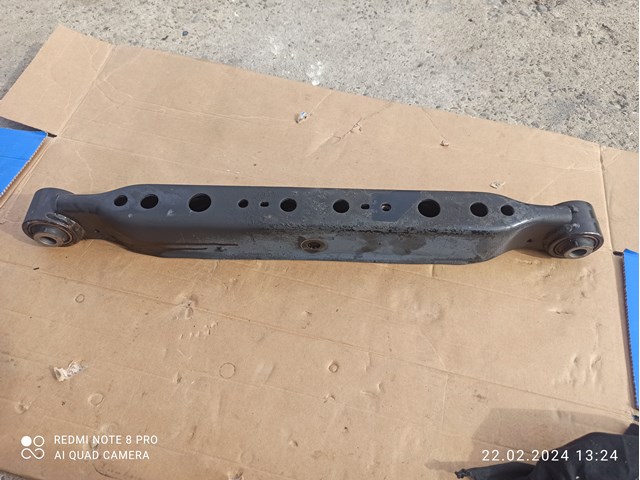 Важіль задньої підвіски нижній, правий 55110JG00E NISSAN