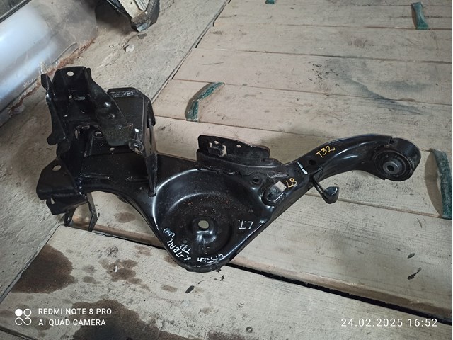 Важіль/тяга задньої підвіски подовжній нижній, лівий 555024CA1C NISSAN