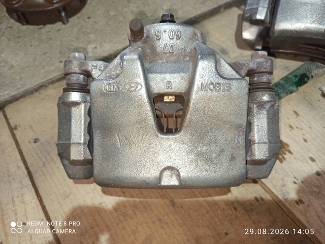 Супорт гальмівний, передній, правий 58130D7600 HYUNDAI