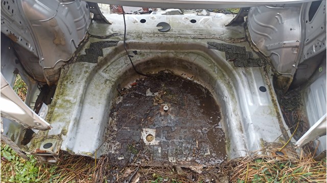 Ніша запаски 5831133070 TOYOTA