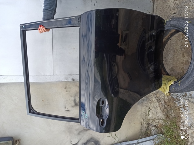 Двері пасажирські задні праві 6700360431 TOYOTA