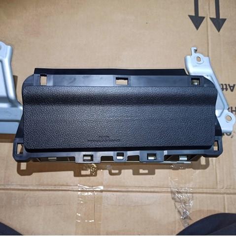 Подушка безпеки, водійська, AIRBAG, захисту колін 7390060140C0 TOYOTA