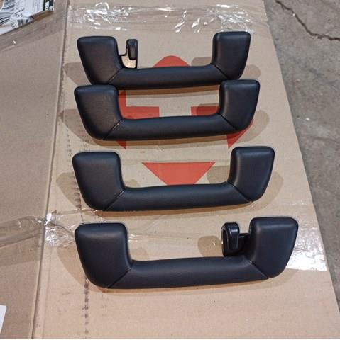 Поручні (тримачі) і гачок для одягу 7461033190C0 TOYOTA