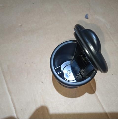 Попільничка центральної консолі 7600A012 MITSUBISHI