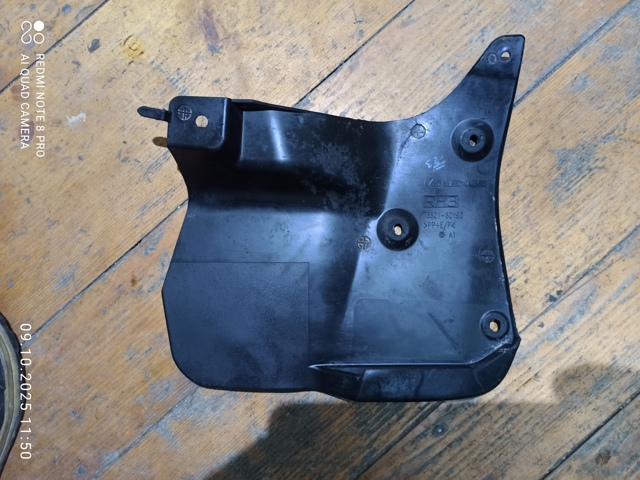Бризговики передній, правий 7662160190 TOYOTA