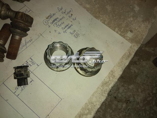 Гайка маточини передньої 7L0407396 VAG