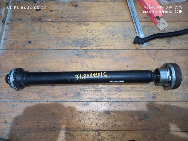 Кардан передній 7L8521101C VAG