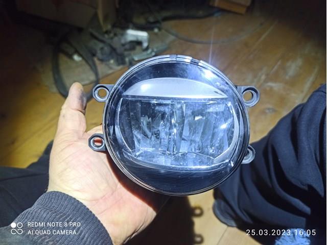 Туманка права 8121048051 TOYOTA