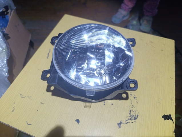 Права протитуманні фари 8121060200 TOYOTA