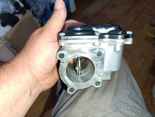 Заслінка повітряна 8200987453 NISSAN