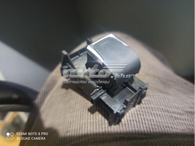 Кнопка підйомника заднього скла 8481078020 TOYOTA