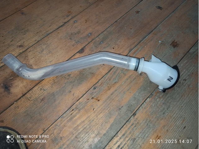 Горловина бачка омивача 8530142030 TOYOTA