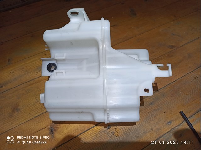 Бачок склоомивача 8531542450 TOYOTA